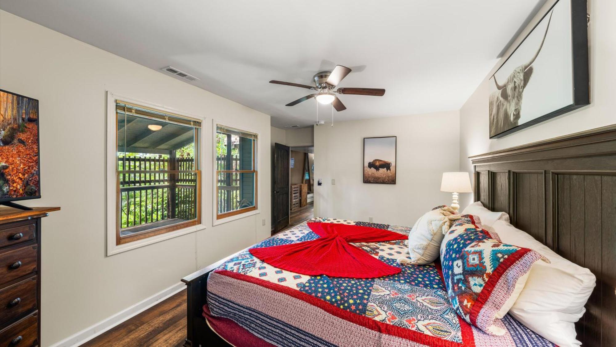 Whiskey Ridge Lodge, A Restored 1940S Gem, 2 Mins From Downtown, Breathtaking City Views, Custom Game Room, And Spacious Elegance Gatlinburg Buitenkant foto