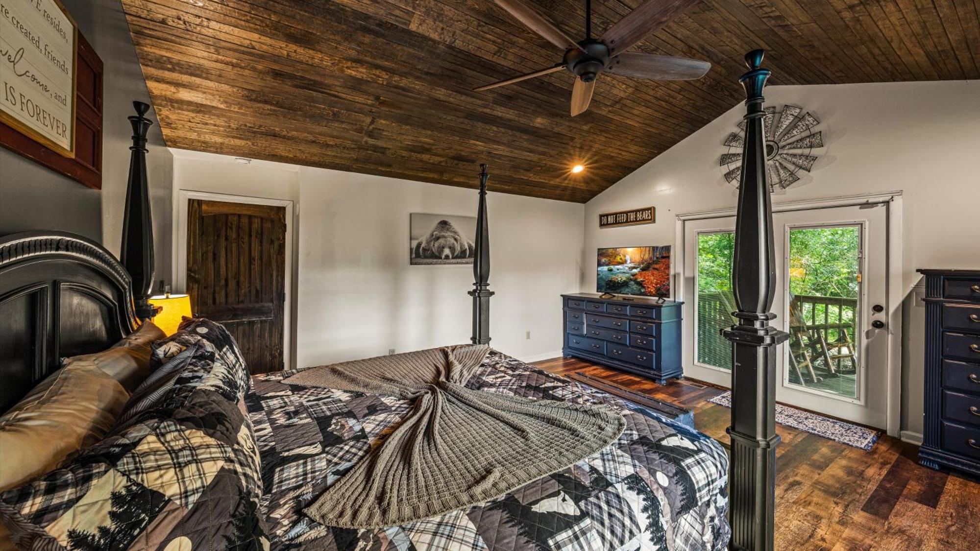 Whiskey Ridge Lodge, A Restored 1940S Gem, 2 Mins From Downtown, Breathtaking City Views, Custom Game Room, And Spacious Elegance Gatlinburg Buitenkant foto