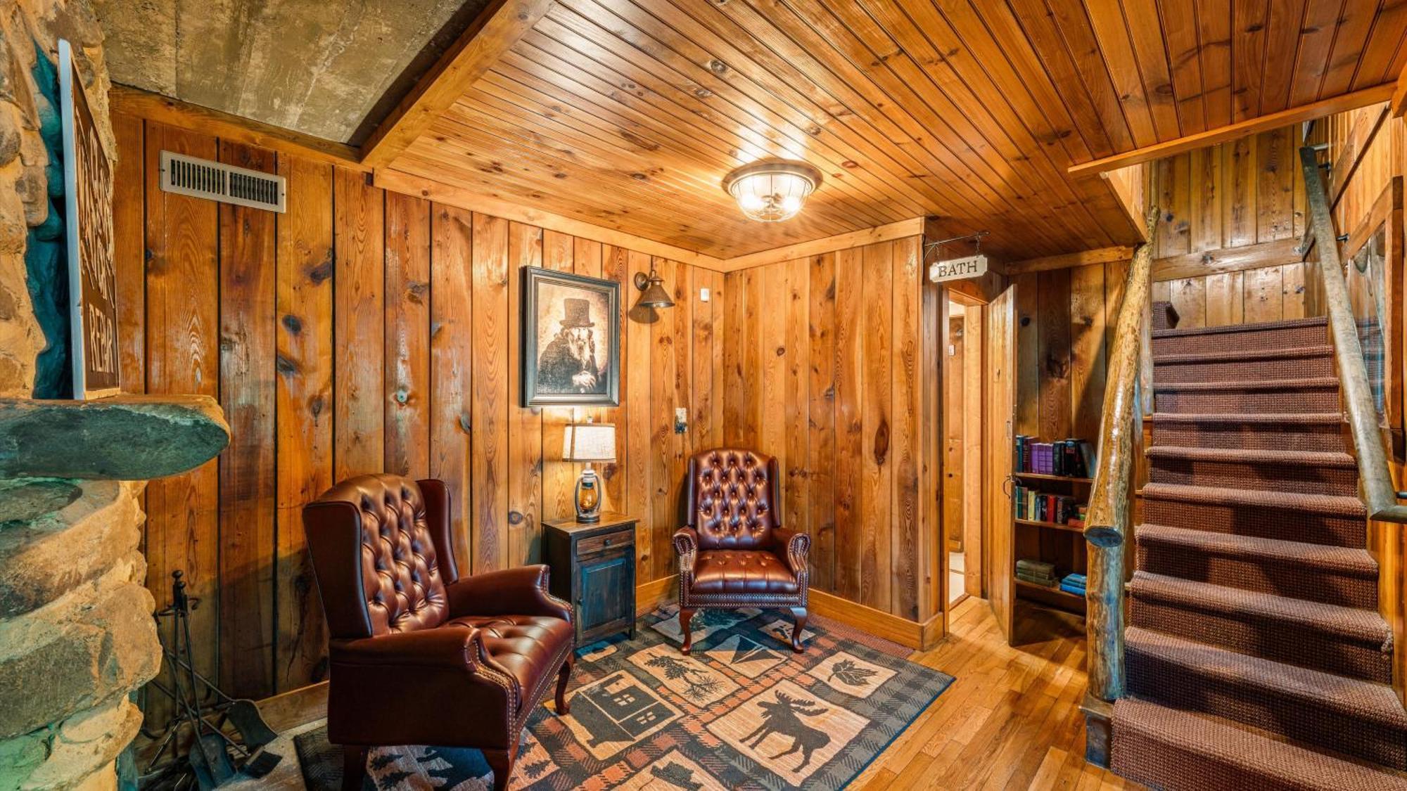 Whiskey Ridge Lodge, A Restored 1940S Gem, 2 Mins From Downtown, Breathtaking City Views, Custom Game Room, And Spacious Elegance Gatlinburg Buitenkant foto