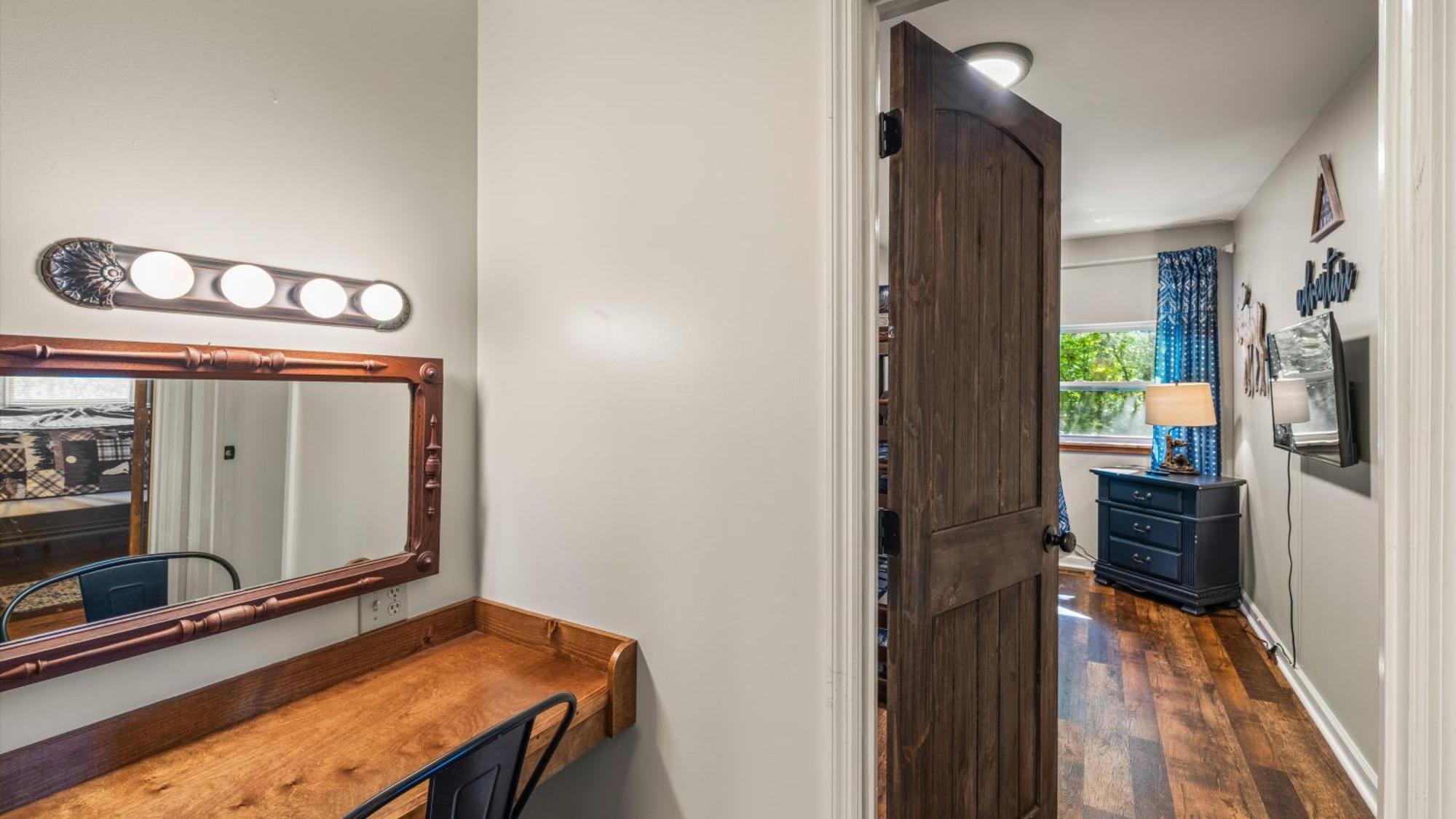 Whiskey Ridge Lodge, A Restored 1940S Gem, 2 Mins From Downtown, Breathtaking City Views, Custom Game Room, And Spacious Elegance Gatlinburg Buitenkant foto