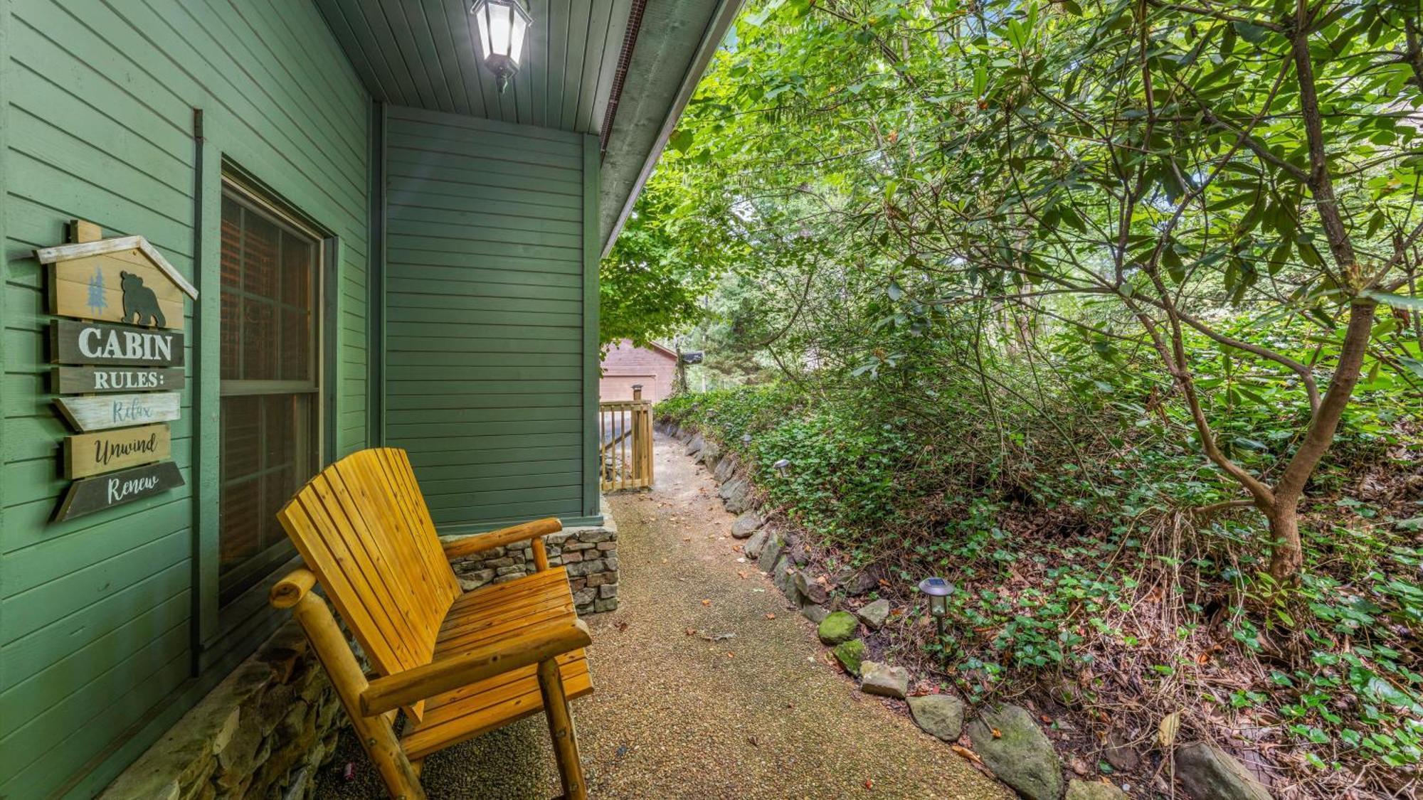 Whiskey Ridge Lodge, A Restored 1940S Gem, 2 Mins From Downtown, Breathtaking City Views, Custom Game Room, And Spacious Elegance Gatlinburg Buitenkant foto