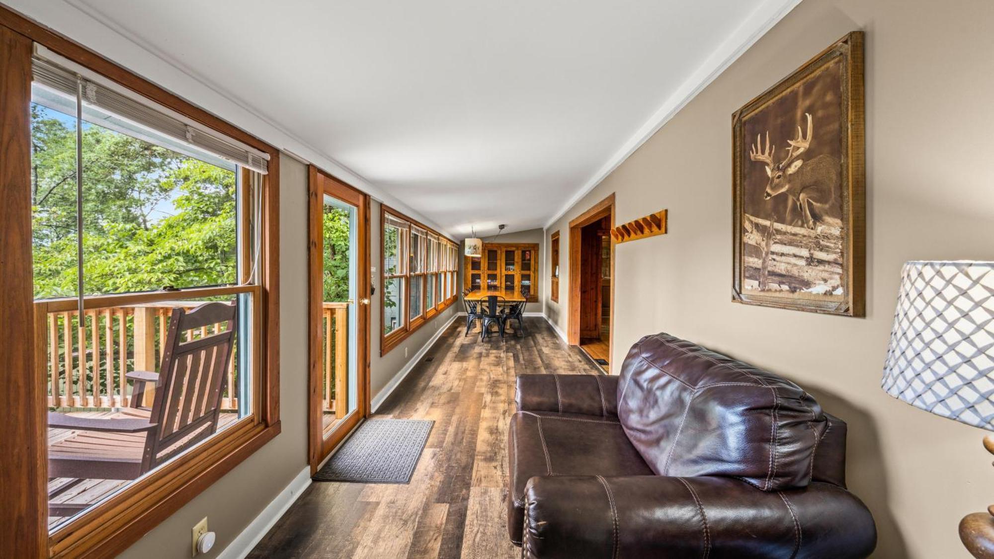 Whiskey Ridge Lodge, A Restored 1940S Gem, 2 Mins From Downtown, Breathtaking City Views, Custom Game Room, And Spacious Elegance Gatlinburg Buitenkant foto