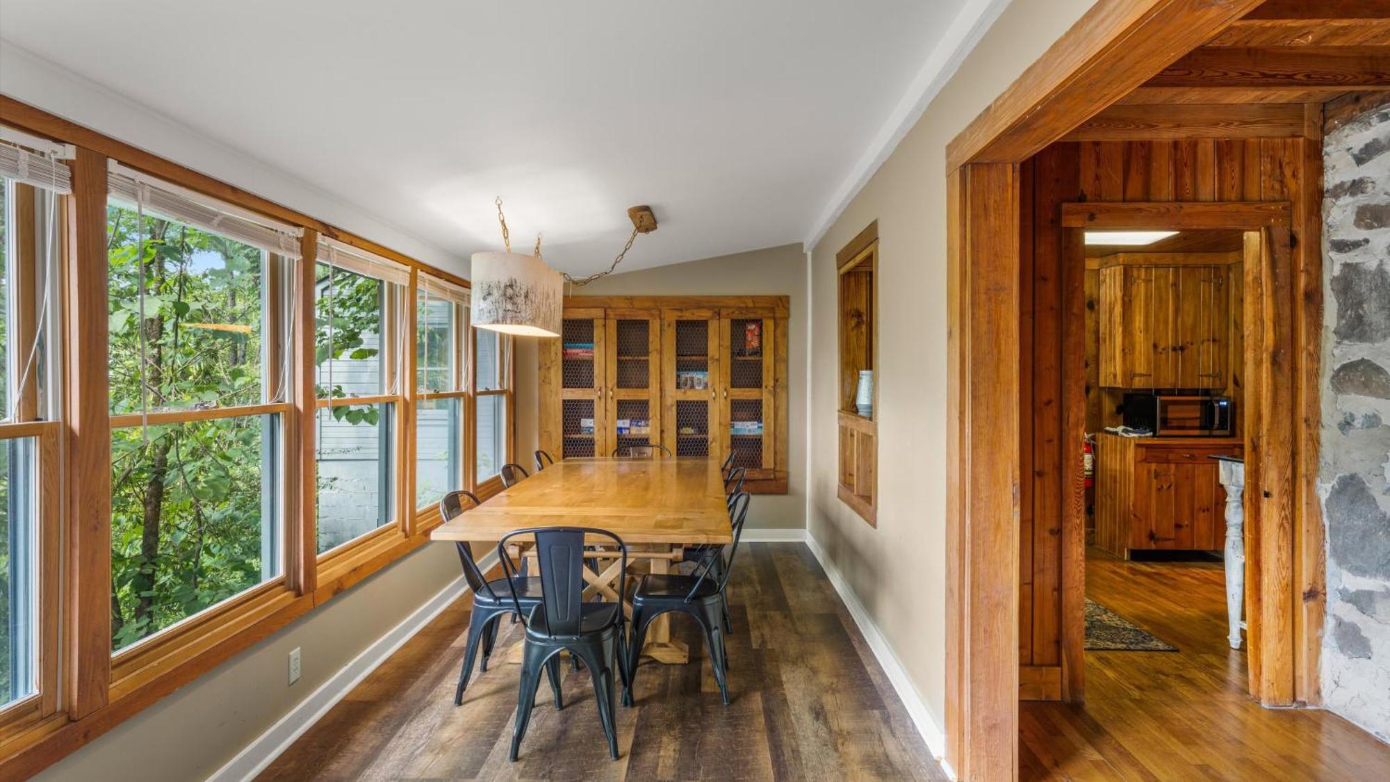 Whiskey Ridge Lodge, A Restored 1940S Gem, 2 Mins From Downtown, Breathtaking City Views, Custom Game Room, And Spacious Elegance Gatlinburg Buitenkant foto
