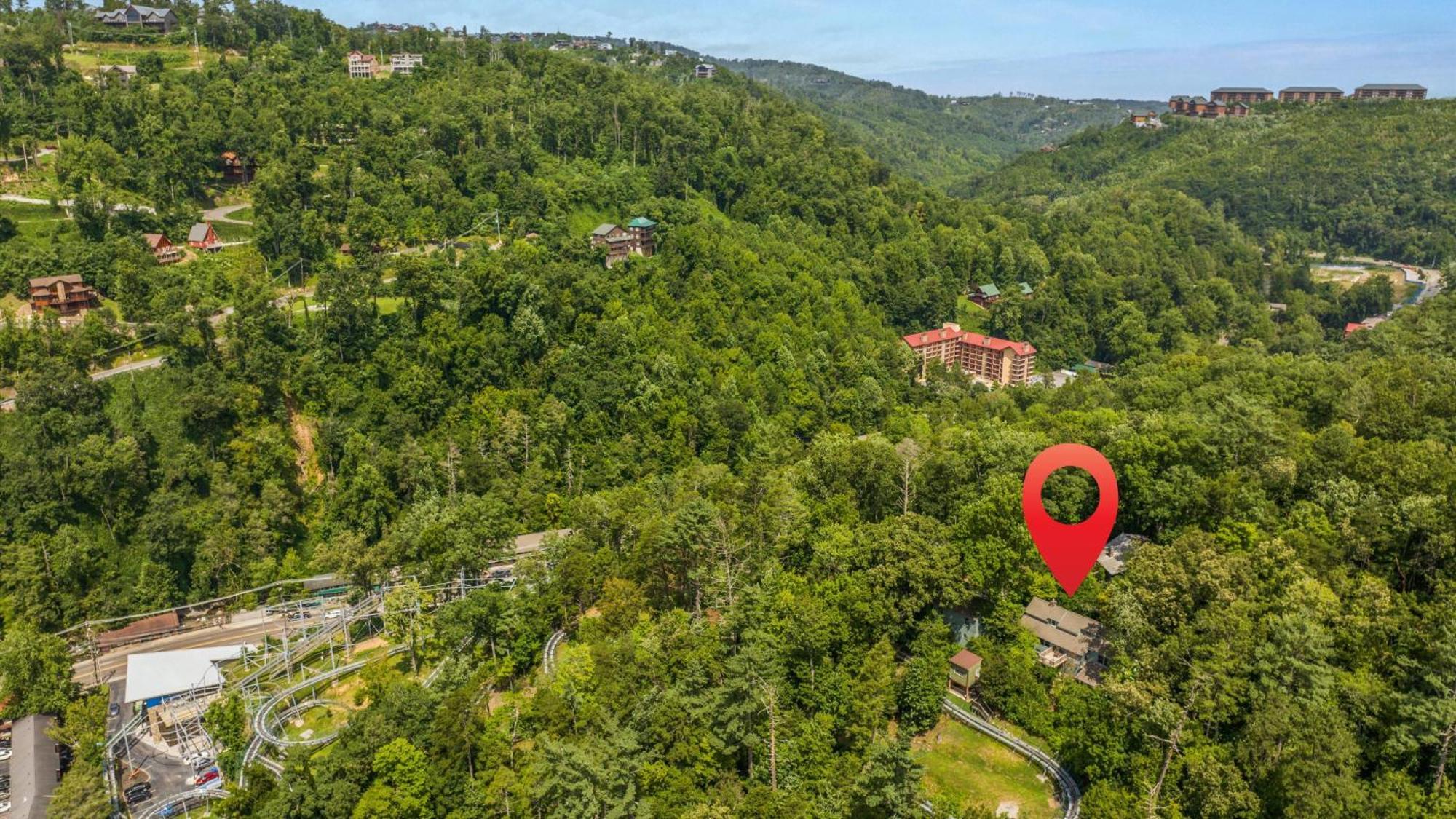 Whiskey Ridge Lodge, A Restored 1940S Gem, 2 Mins From Downtown, Breathtaking City Views, Custom Game Room, And Spacious Elegance Gatlinburg Buitenkant foto