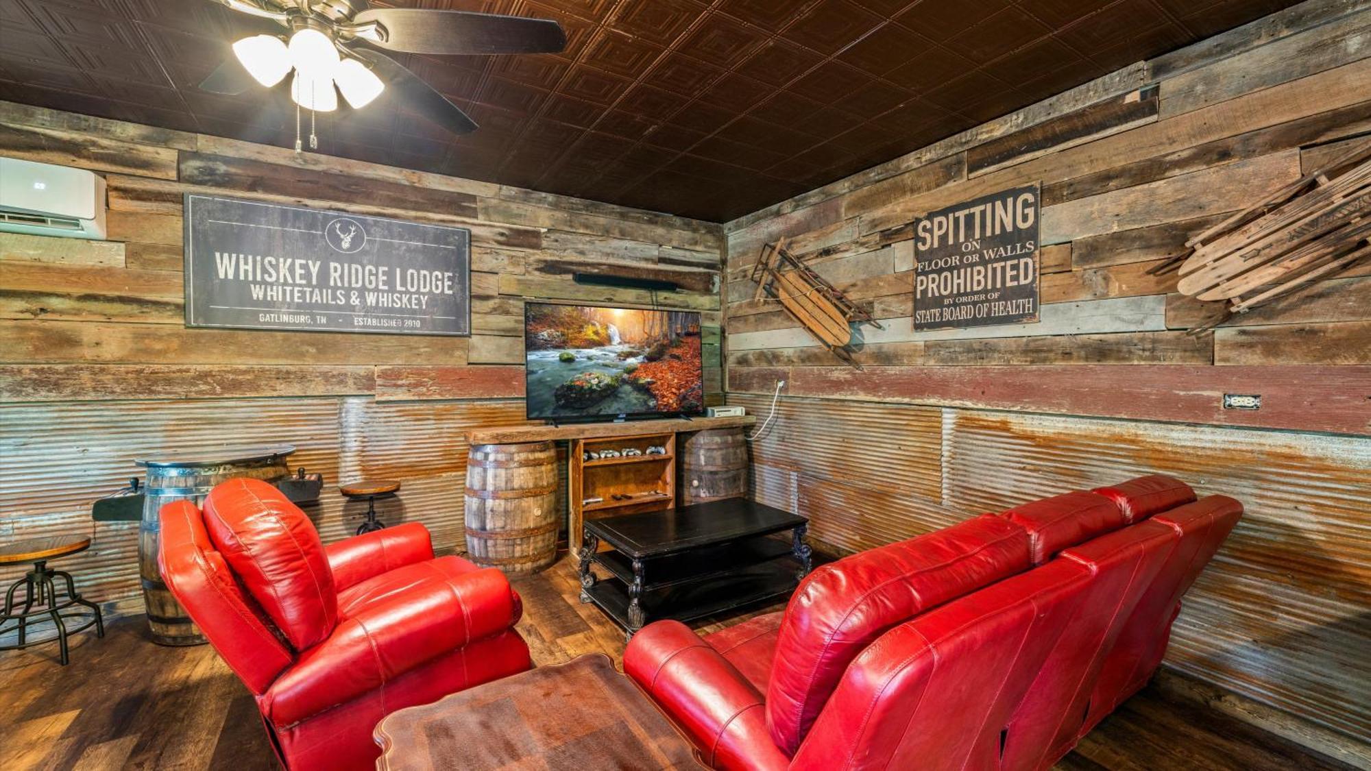 Whiskey Ridge Lodge, A Restored 1940S Gem, 2 Mins From Downtown, Breathtaking City Views, Custom Game Room, And Spacious Elegance Gatlinburg Buitenkant foto