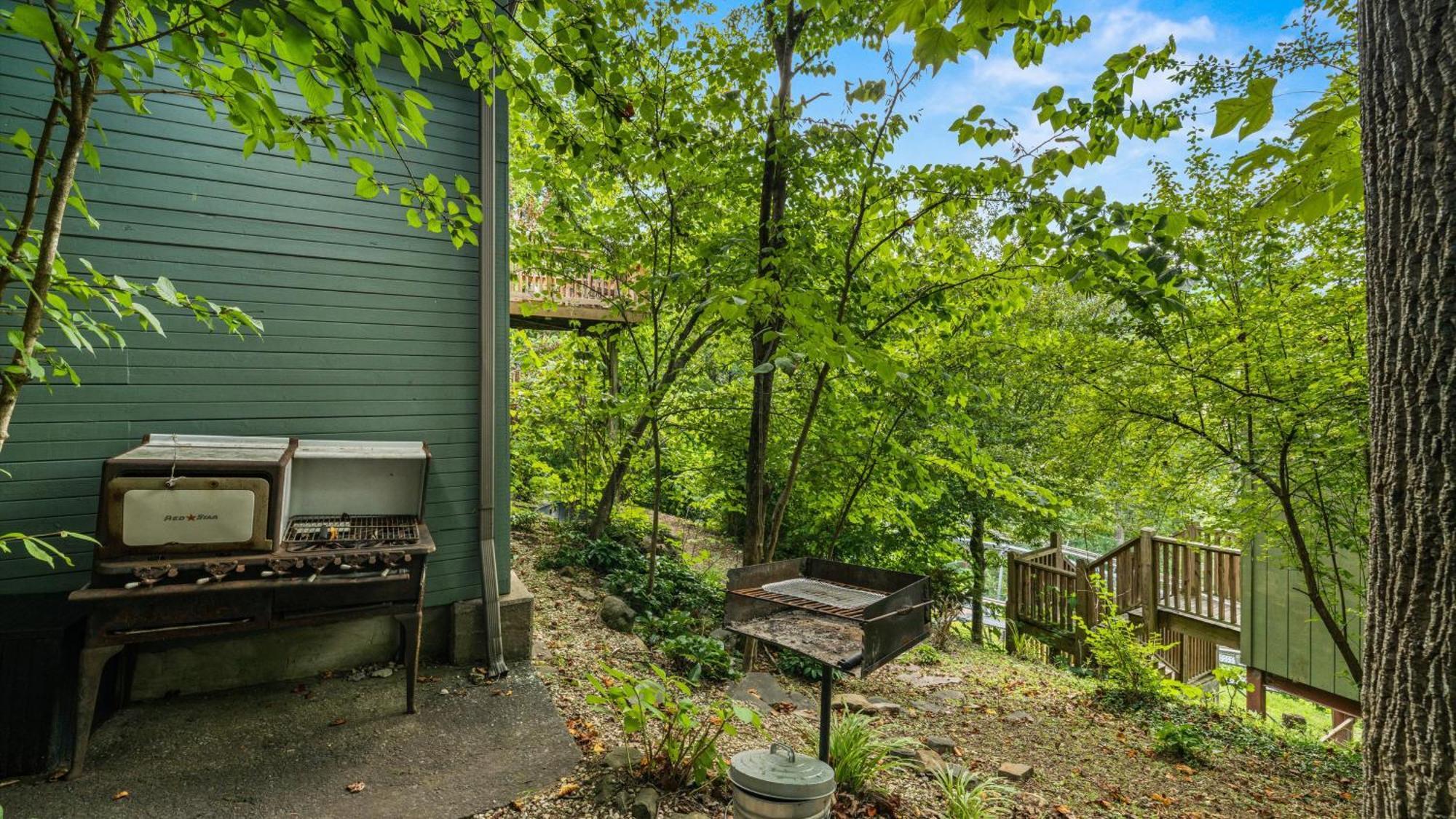 Whiskey Ridge Lodge, A Restored 1940S Gem, 2 Mins From Downtown, Breathtaking City Views, Custom Game Room, And Spacious Elegance Gatlinburg Buitenkant foto